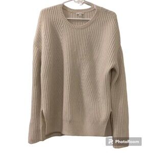 Gap Cream Lambswool Round Neck Knit Ribbed Hem Sweater w Side Slits Sz Medium